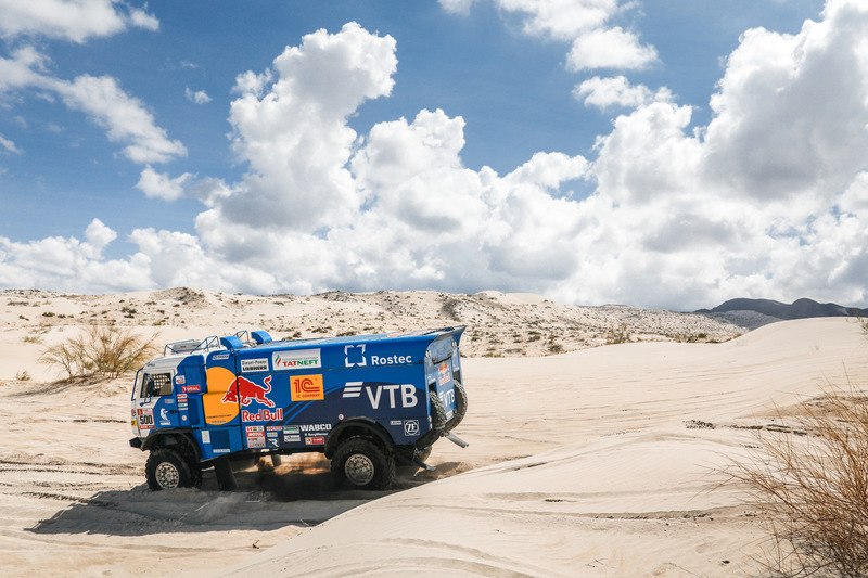 #500 Team Kamaz Master: Eduard Nikolaev, Evgeny Yakovlev, Vladimir Rybakov