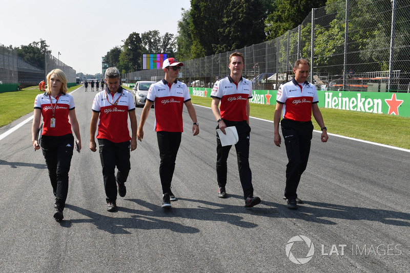Charles Leclerc, Alfa Romeo Sauber F1 Team walks the track with Xevi Pujolar, Alfa Romeo Sauber F1 Team Head of Track Engineering and Ruth Buscombe, Alfa Romeo Sauber F1 Team Race Strategist