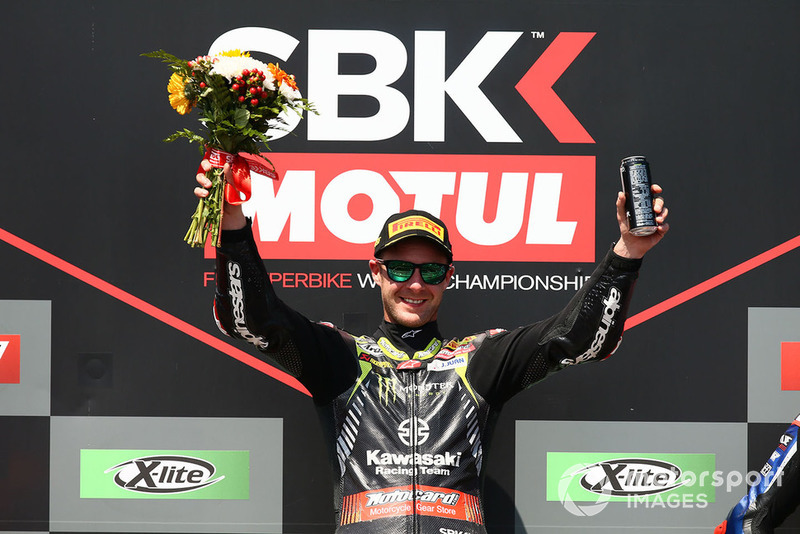 Podio: il vincitore della gara Jonathan Rea, Kawasaki Racing
