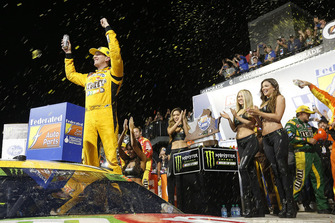 Race winner Kyle Busch, Joe Gibbs Racing, Toyota Camry M&M's