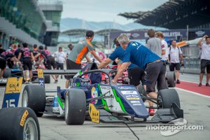 Tatiana Calderón, Seven GP