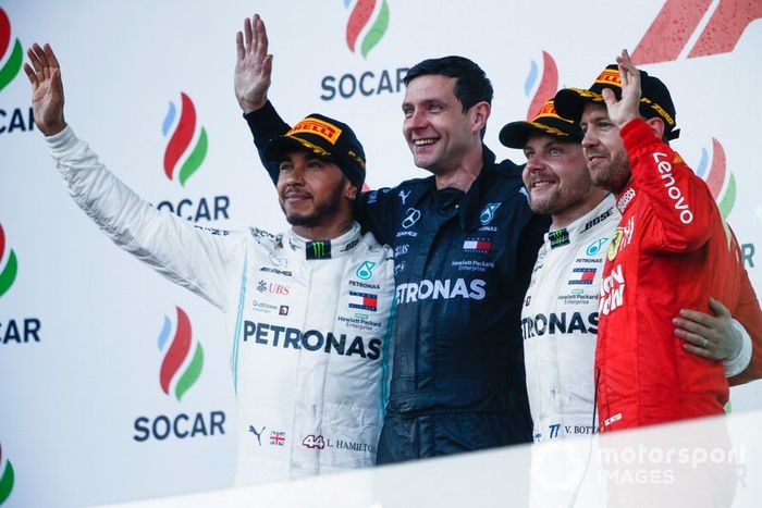 Podio: segundo lugar Lewis Hamilton, Mercedes AMG F1, ganador de la carrera Valtteri Bottas, Mercedes AMG F1 y tercer lugar Sebastian Vettel, Ferrari