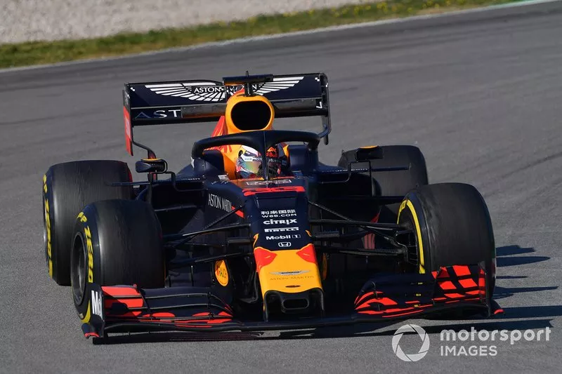 Max Verstappen, com o RB15, ficou no sexto posto nesta quarta-feira