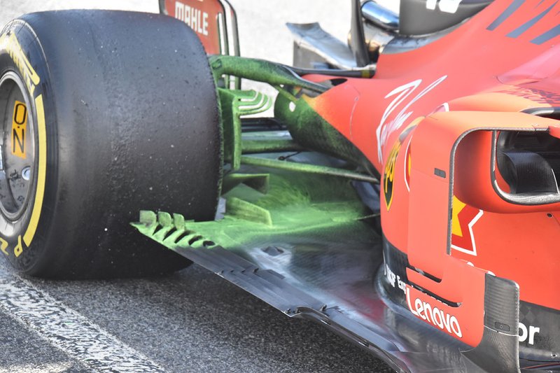 Ferrari SF90 floor detail