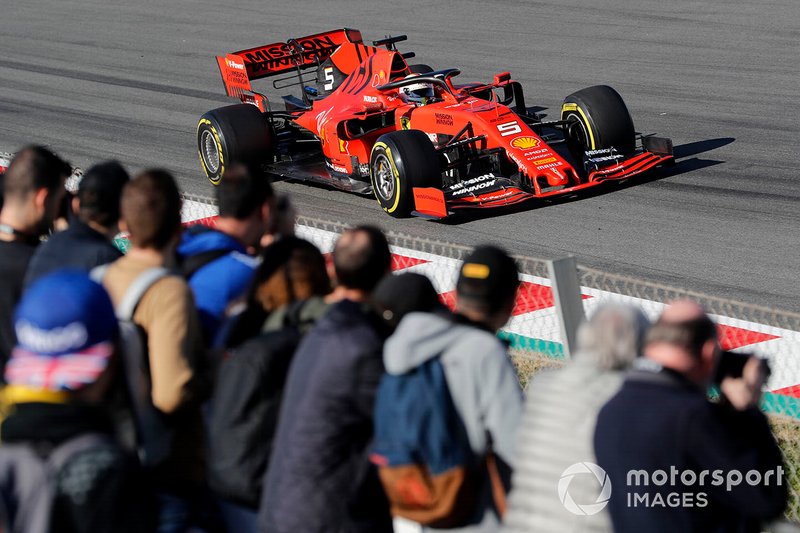 Sebastian Vettel, Ferrari SF90, con dei tifosi