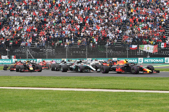 Max Verstappen, Red Bull Racing RB14 leads at the start of the race