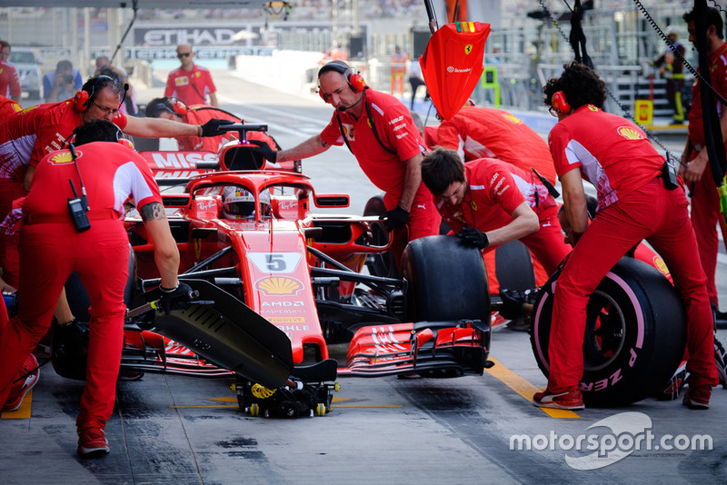 Sebastian Vettel, Ferrari SF71H, pit