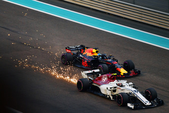 Charles Leclerc, Sauber C37 en Daniel Ricciardo, Red Bull Racing RB14