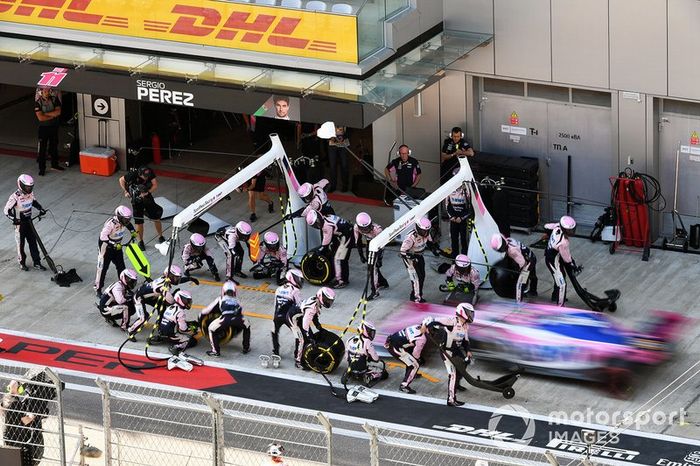 Sergio Perez, Racing Point RP19, pit stop