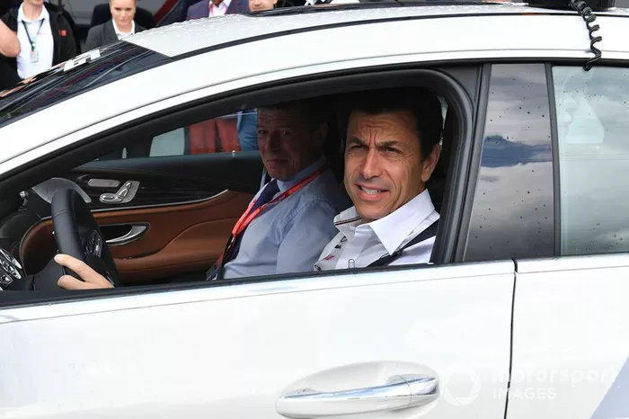 Toto Wolff, Executive Director (Business), Mercedes AMG, in the Safety Car with Dmitry Kozak, Deputy Prime Minister of Russian Federation