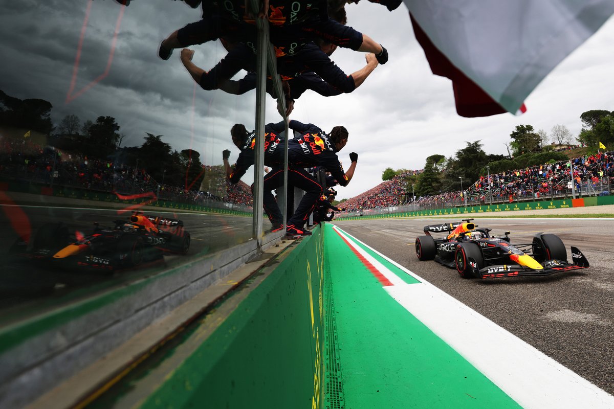El ganador de la carrera, Max Verstappen, Red Bull Racing