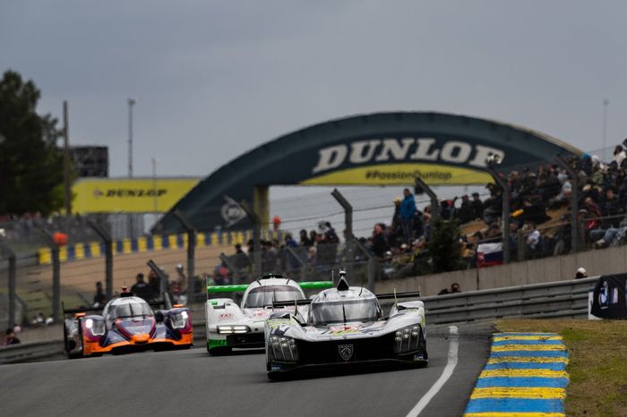  #93 Peugeot Totalenergies Peugeot 9X8: Jean-Eric Vergne, Mikkel Jensen, Nico Muller