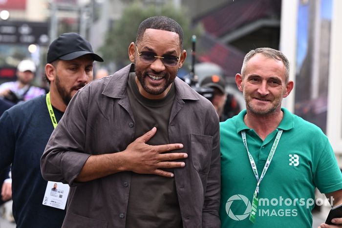 Will Smith przybywa na tor 