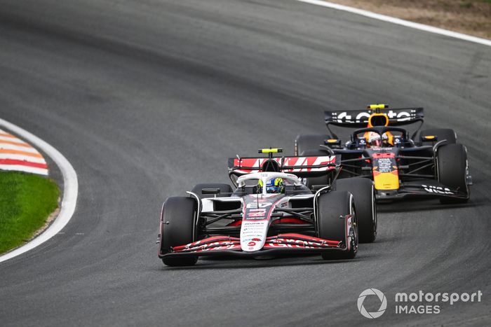 Oliver Bearman, Haas F1 Team, Yuki Tsunoda, Red Bull Racing Team