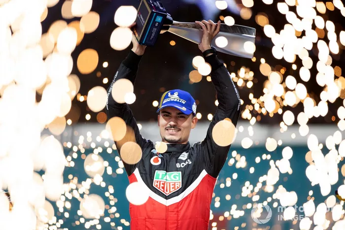 Podio: ganador Pascal Wehrlein, Porsche
