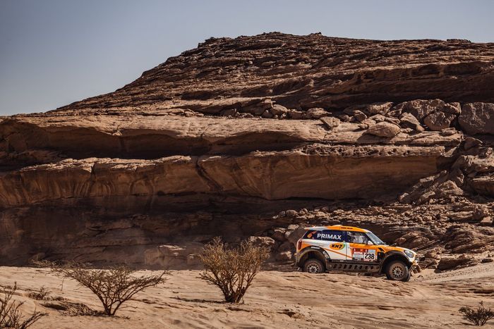 #238 X-Raid Mini John Cooper Works Rally Mini: Laia Sanz, Maurizio Gerini