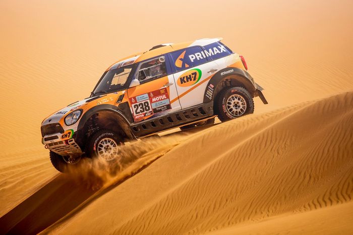 #238 X-Raid Mini John Cooper Works Rally Mini: Laia Sanz, Maurizio Gerini