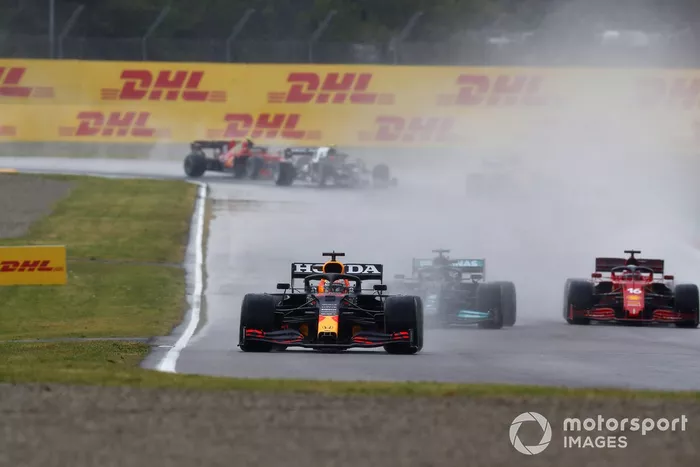 Max Verstappen, Red Bull Racing RB16B, Lewis Hamilton, Mercedes W12, Charles Leclerc, Ferrari SF21