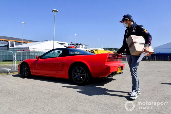  Sergio Pérez, Red Bull Racing, en un Honda NSX