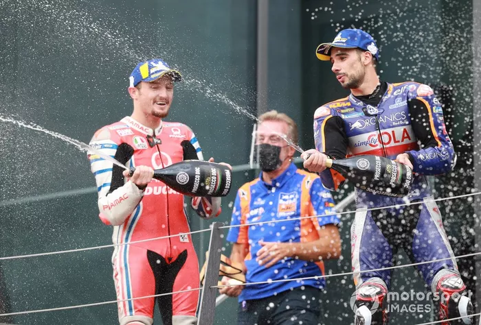 Podio: tercer lugar Pol Espargaró, Red Bull KTM Factory Racing, ganador Miguel Oliveira, Red Bull KTM Tech 3