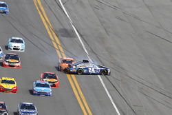 Crash: Chase Elliott, Hendrick Motorsports Chevrolet