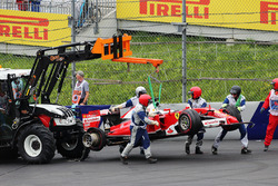 Себастьян Феттель, Ferrari SF16-H сходит после взрыва покрышки
