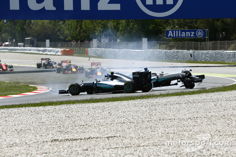 Kollision zwischen Lewis Hamilton und Nico Rosberg