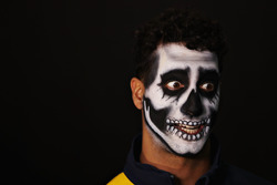 Daniel Ricciardo, Red Bull Racing avec des peintures pour fêter le Dia de Muertos