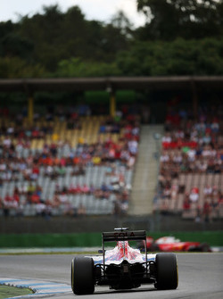 Carlos Sainz Jr., Scuderia Toro Rosso STR11