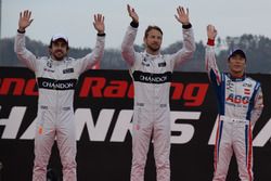 Fernando Alonso, Jenson Button y Takuma Sato