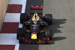 Daniel Ricciardo, Red Bull Racing, testet Pirelli-Reifen für 2017