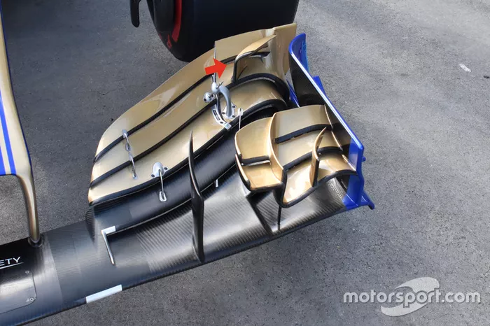 Sauber C36 voorvleugel