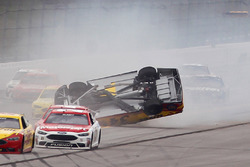 Überschlag: Chris Buescher, Front Row Motorsports, Ford (Screenshot)