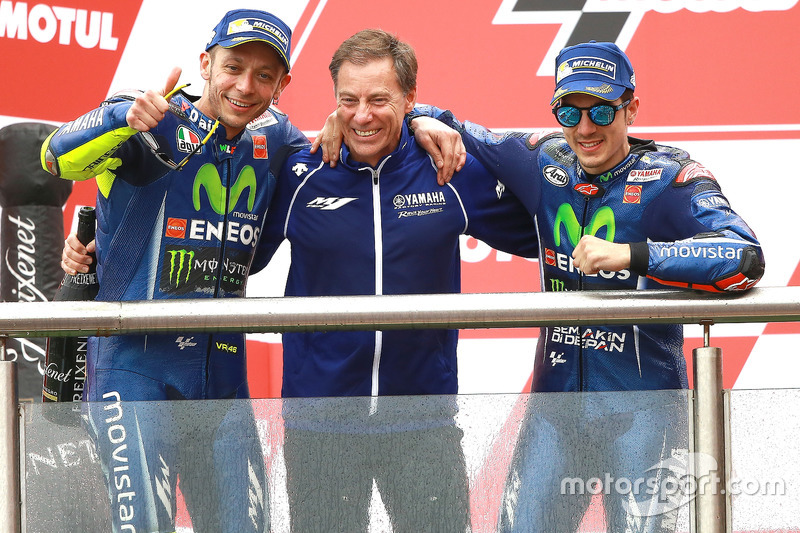 Podium: Second place Valentino Rossi, Yamaha Factory Racing, Lin Jarvis, Yamaha Factory Racing Managing Director, Race winner Maverick Viñales, Yamaha Factory Racing