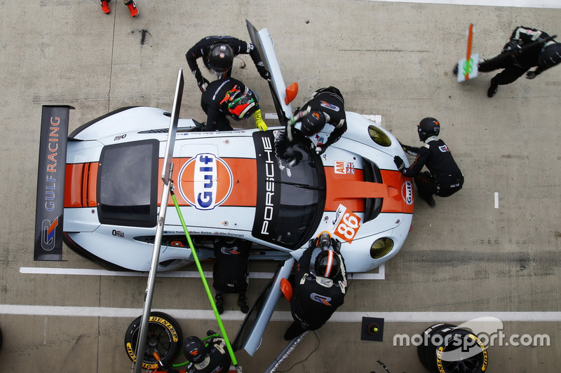 #86 Gulf Racing Porsche 911 RSR: Michael Wainwright, Ben Barker, Nick Foster