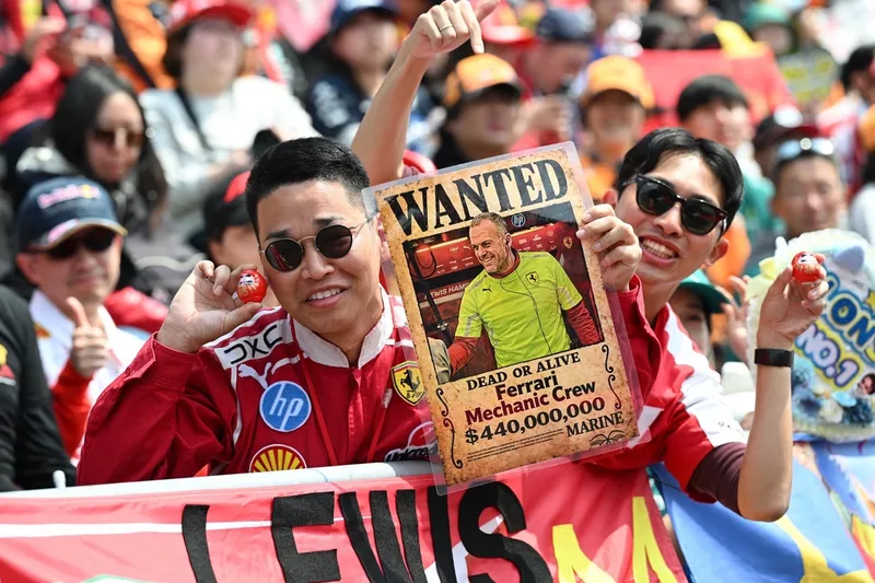 Les fans de Ferrari.