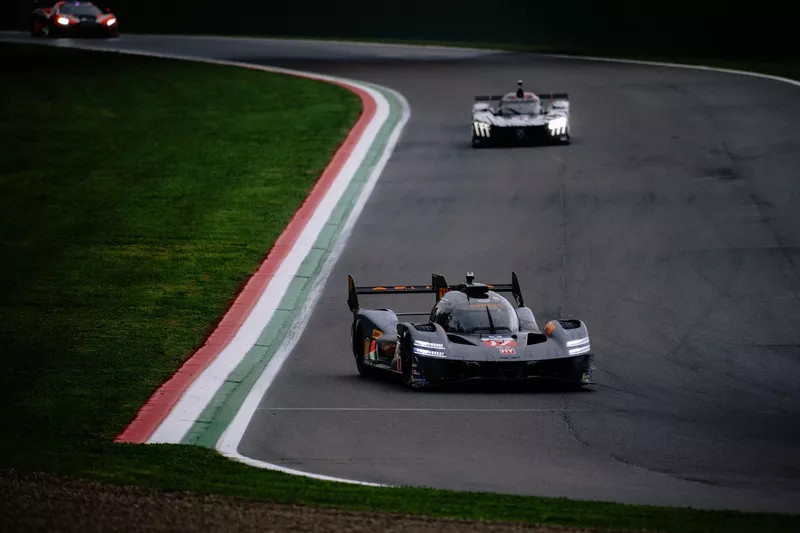 N° 17 Genesis Magma Racing Genesis GMR-001 : André Lotterer, Pipo Derani, Mathys Jaubert