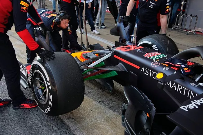 Red Bull Racing RB16 front suspension