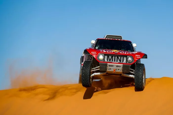 #305 JCW X-Raid Team: Carlos Sainz, Lucas Cruz