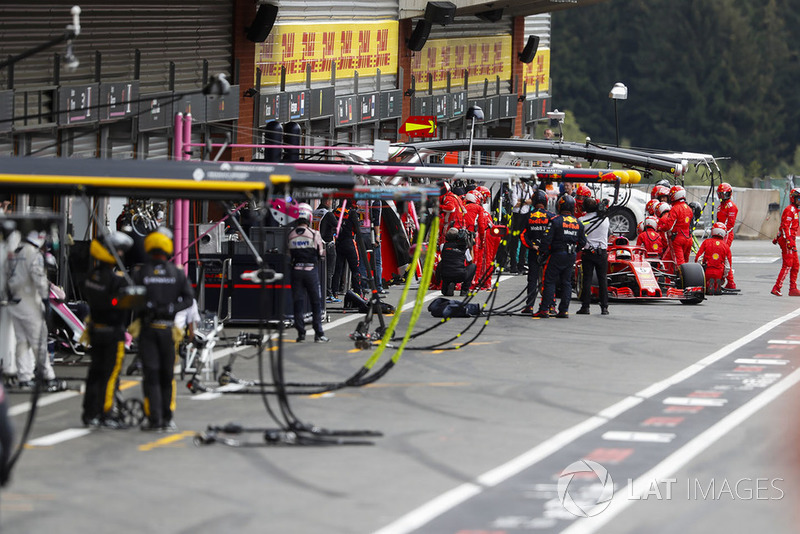 Sebastian Vettel, Ferrari SF71H pit stop