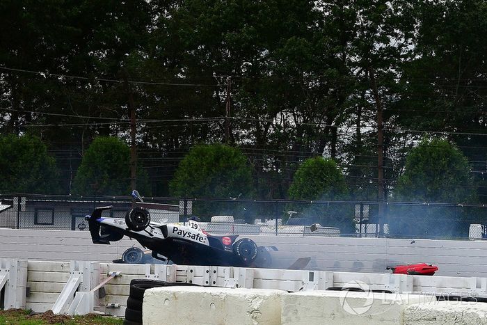 Robert Wickens, Schmidt Peterson Motorsports Honda, James Hinchcliffe, Schmidt Peterson Motorsports Honda, Ryan Hunter-Reay, Andretti Autosport Honda, Pietro Fittipaldi, Dale Coyne Racing Honda, choque