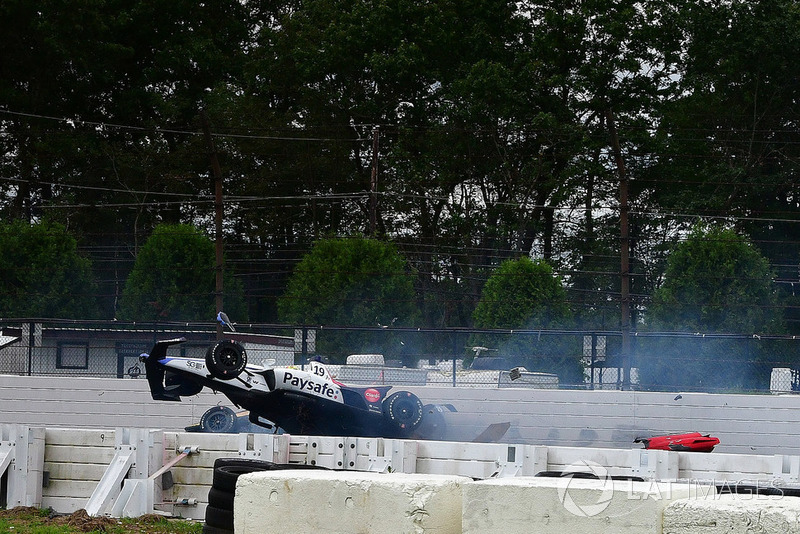 Robert Wickens, Schmidt Peterson Motorsports Honda, James Hinchcliffe, Schmidt Peterson Motorsports Honda, Ryan Hunter-Reay, Andretti Autosport Honda, Pietro Fittipaldi, Dale Coyne Racing Honda, incidente