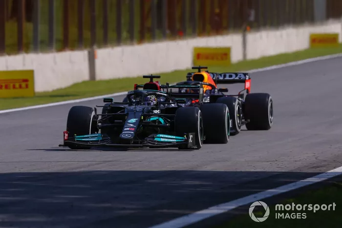 Lewis Hamilton, Mercedes W12, Max Verstappen, Red Bull Racing RB16B 