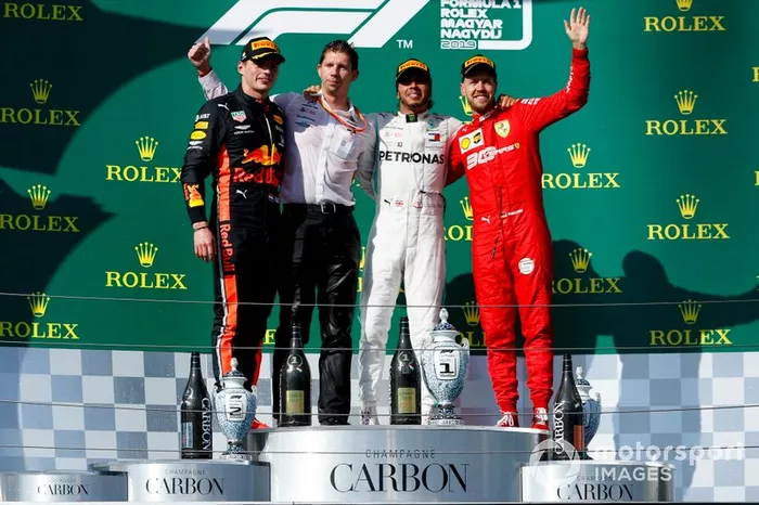 Podio: segundo lugar Max Verstappen, Red Bull Racing, ganador de la carrera Lewis Hamilton, Mercedes AMG F1 y el tercer lugar Sebastian Vettel, Ferrari