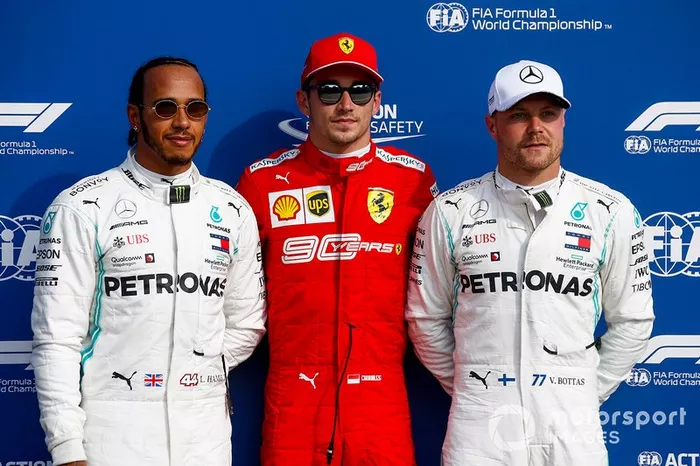 Polesitter Charles Leclerc, Ferrari SF90, secondo classificato Lewis Hamilton, Mercedes AMG F1, terzo classificato Valtteri Bottas, Mercedes AMG F1