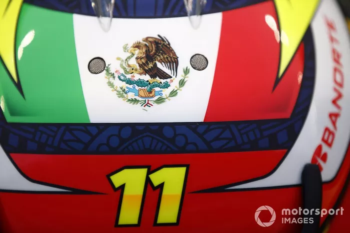 Detalle del casco de Sergio Pérez, Red Bull Racing