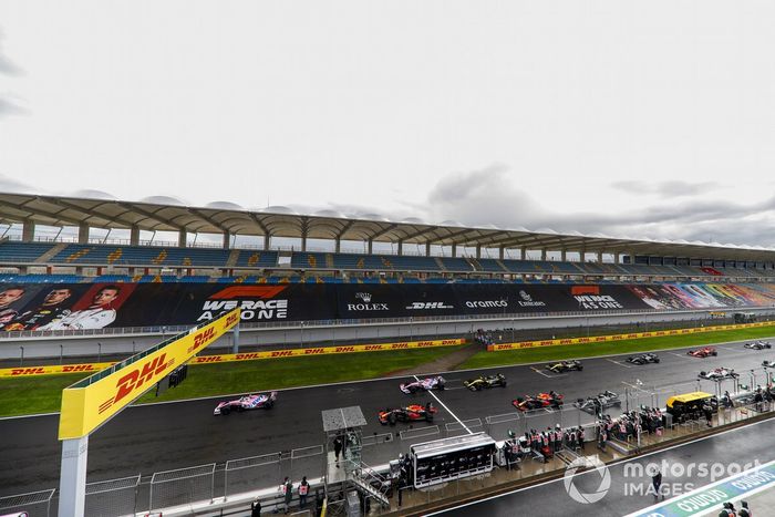 Lance Stroll, Racing Point RP20, Max Verstappen, Red Bull Racing RB16, Sergio Pérez, Racing Point RP20, al inicio