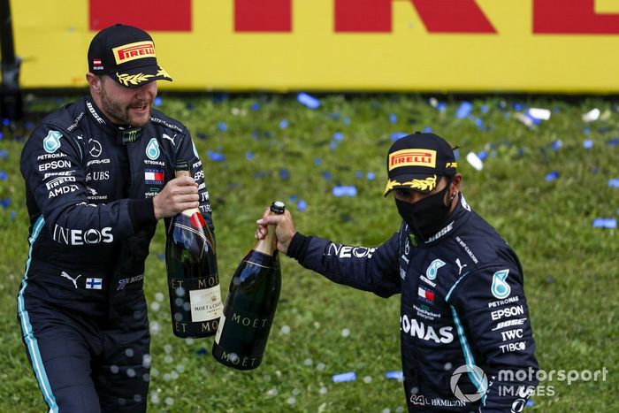 Podio: ganador de la carrera Lewis Hamilton, Mercedes-AMG Petronas F1, segundo lugar Valtteri Bottas, Mercedes-AMG Petronas F1