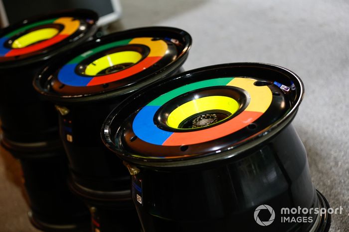 Tapacubos McLaren MCL38