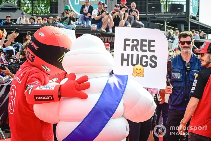 Bibendum et Francesco Bagnaia, mascotte de l'équipe Ducati